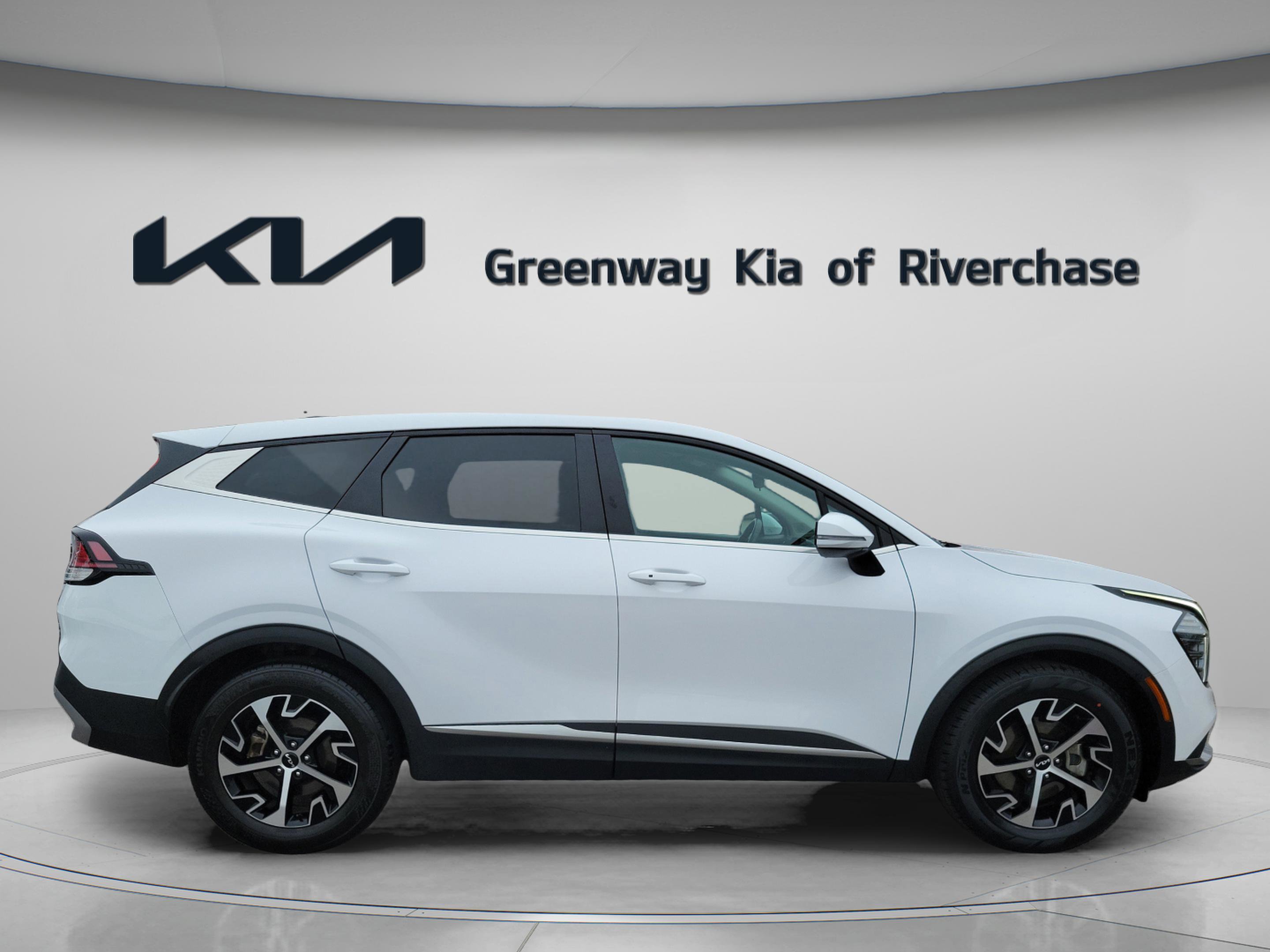 Certified 2024 Kia Sportage EX image 7