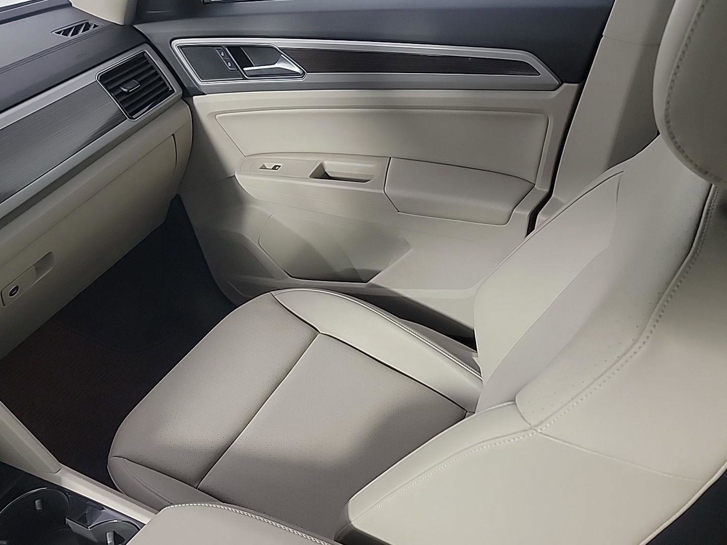 Used 2019 Volkswagen Atlas SEL image 24