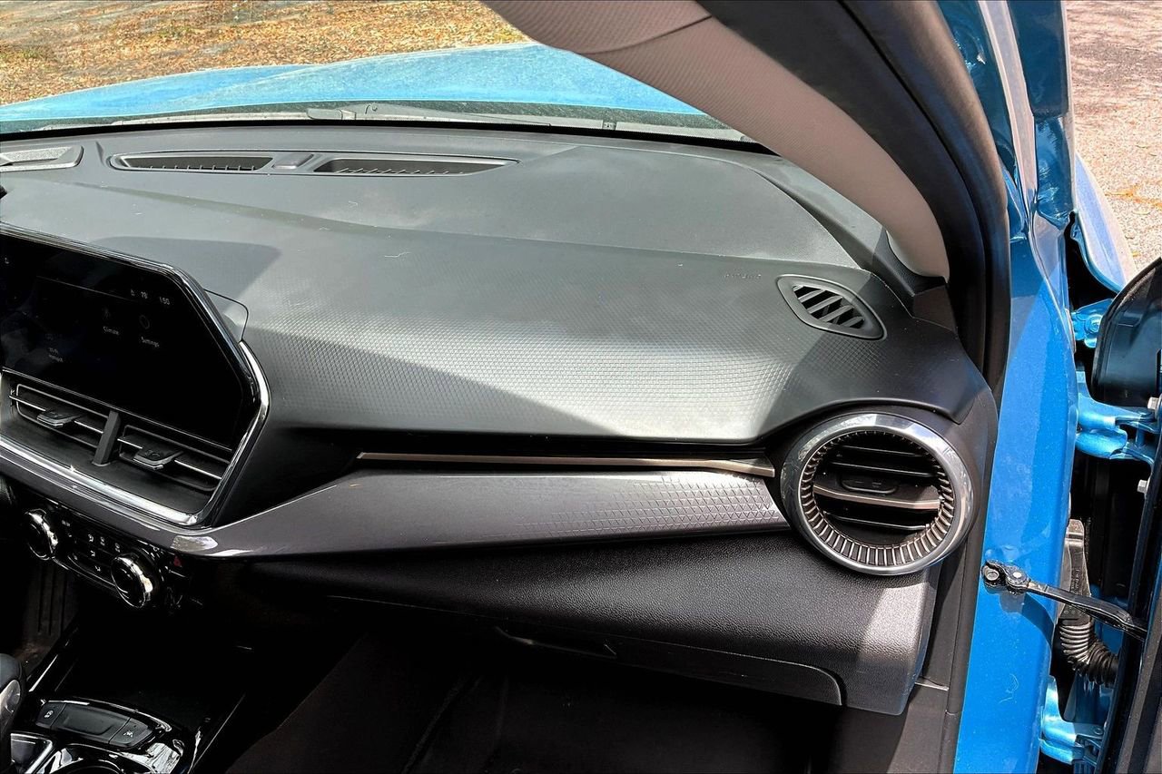 Used 2025 Chevrolet Trax ACTIV w/ Driver Confidence Package FWD image 23