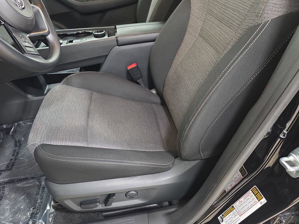 Used 2023 Nissan Rogue SV AWD/4WD image 29