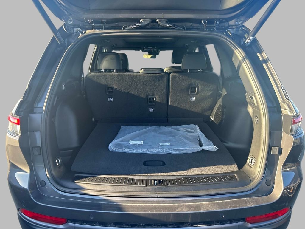 New 2026 Jeep Grand Cherokee Limited image 3