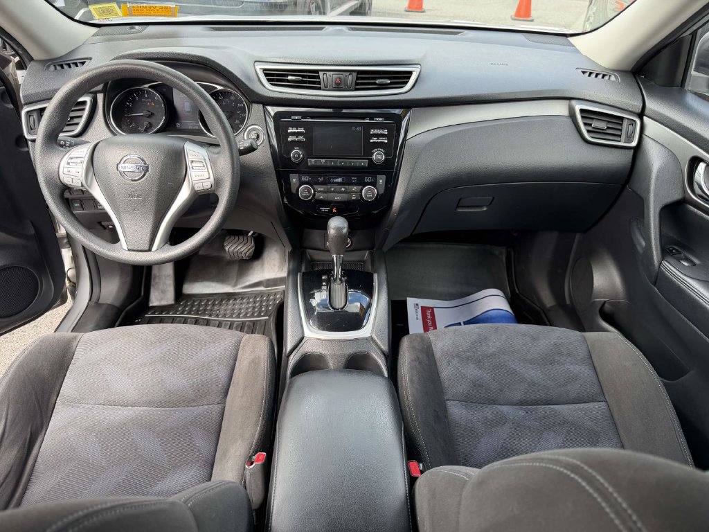 Used 2015 Nissan Rogue SV AWD/4WD image 14