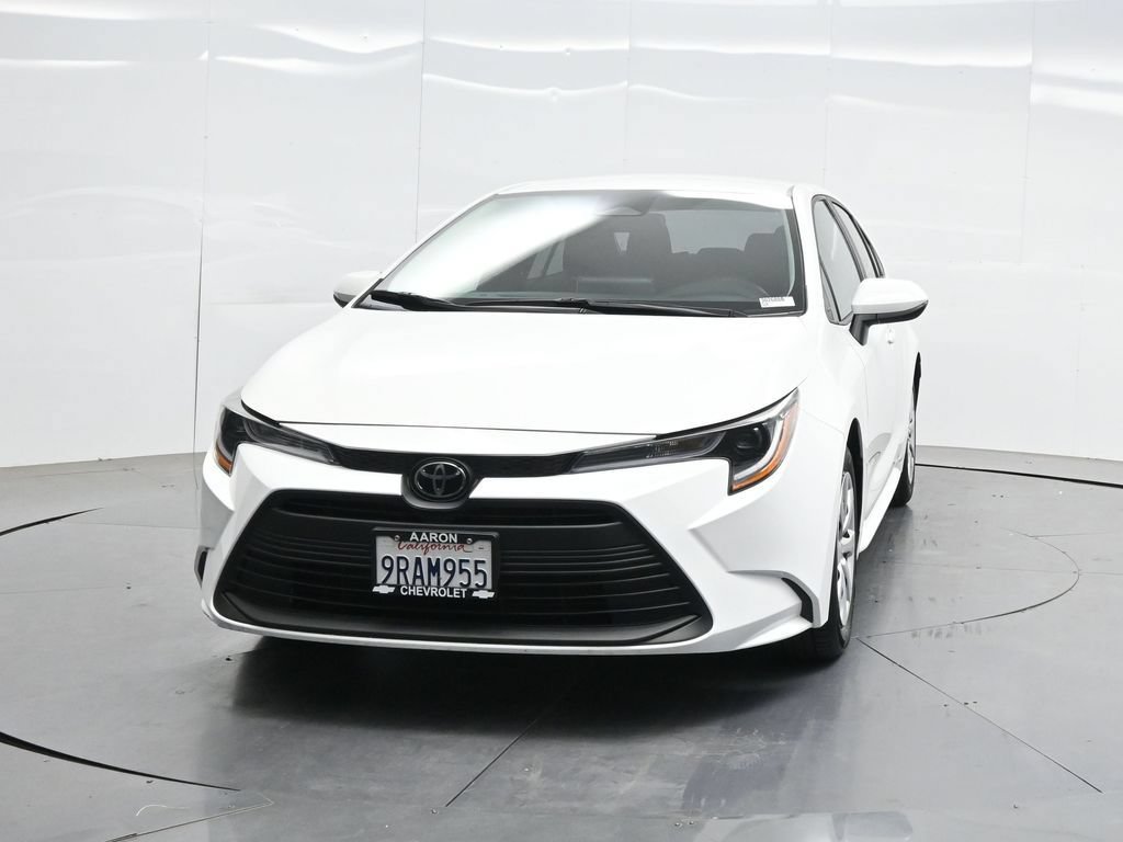 Used 2025 Toyota Corolla LE FWD image 39