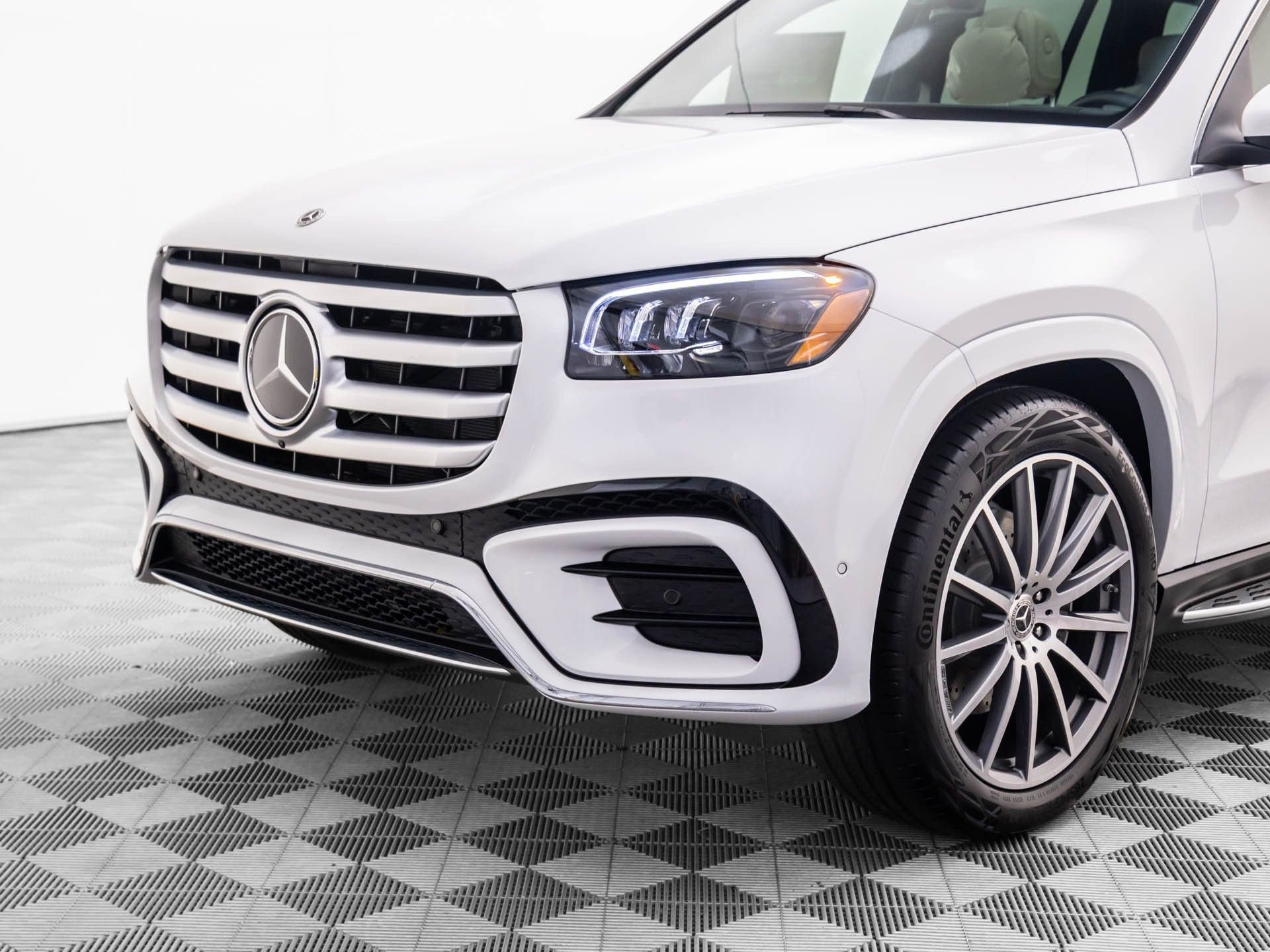 New 2026 Mercedes-Benz GLS 580 4MATIC image 37