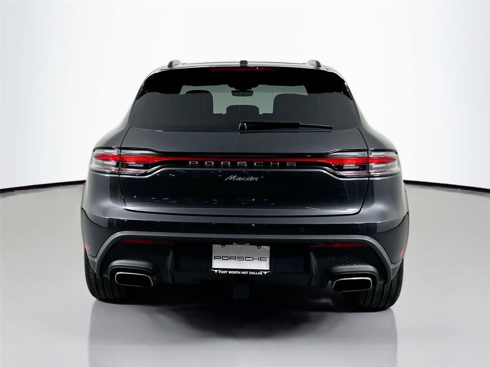 Certified 2025 Porsche Macan AWD/4WD image 6