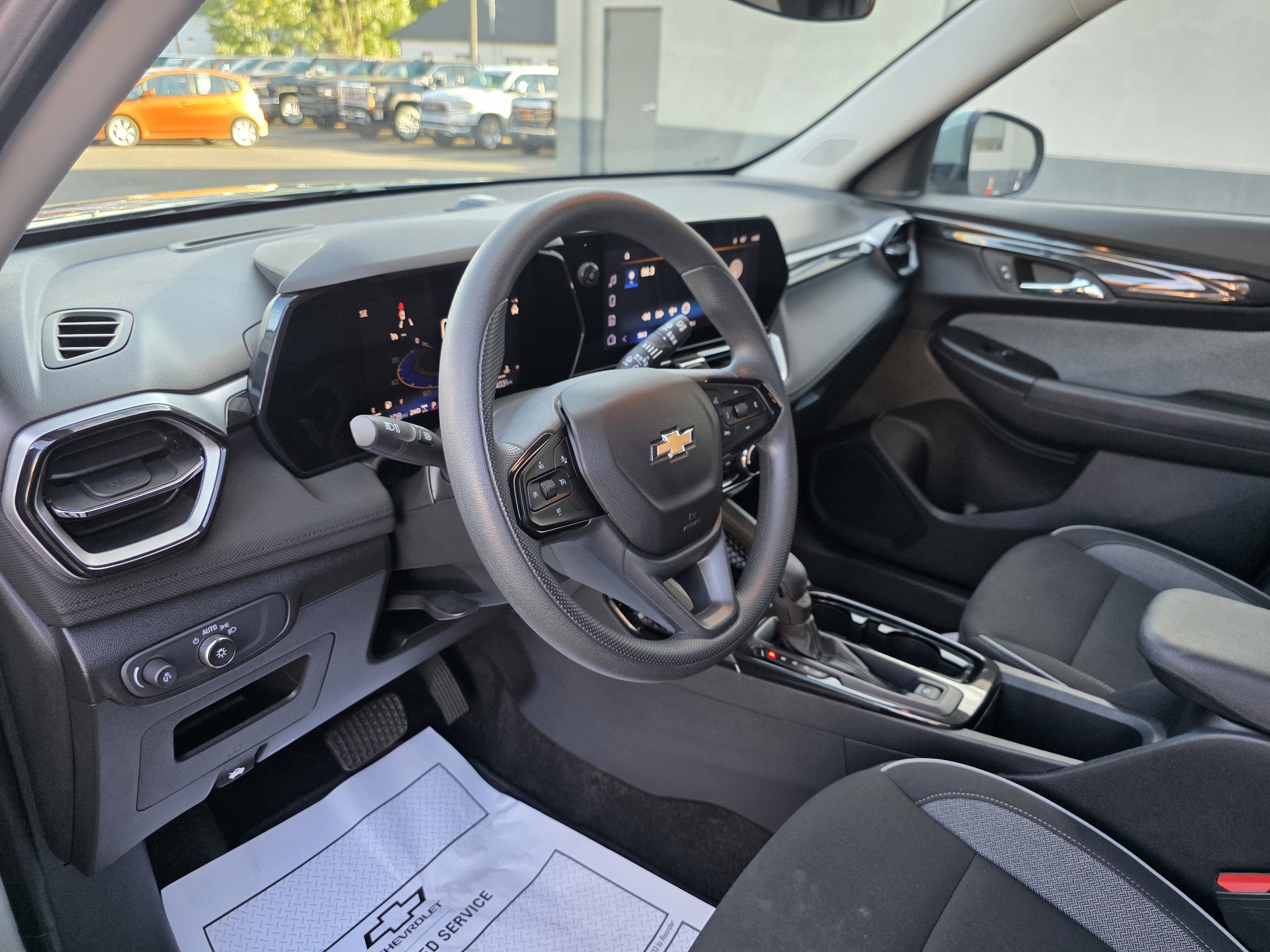 Used 2025 Chevrolet TrailBlazer LT image 12