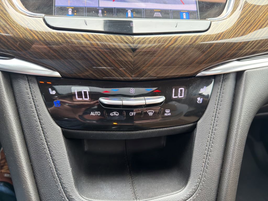 Certified 2021 Cadillac XT6 Premium Luxury w/ Platinum Package image 27