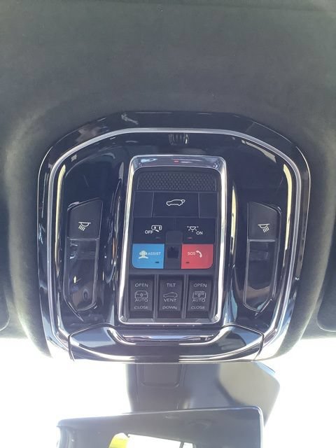 Used 2025 Jeep Grand Cherokee L Summit AWD/4WD image 31