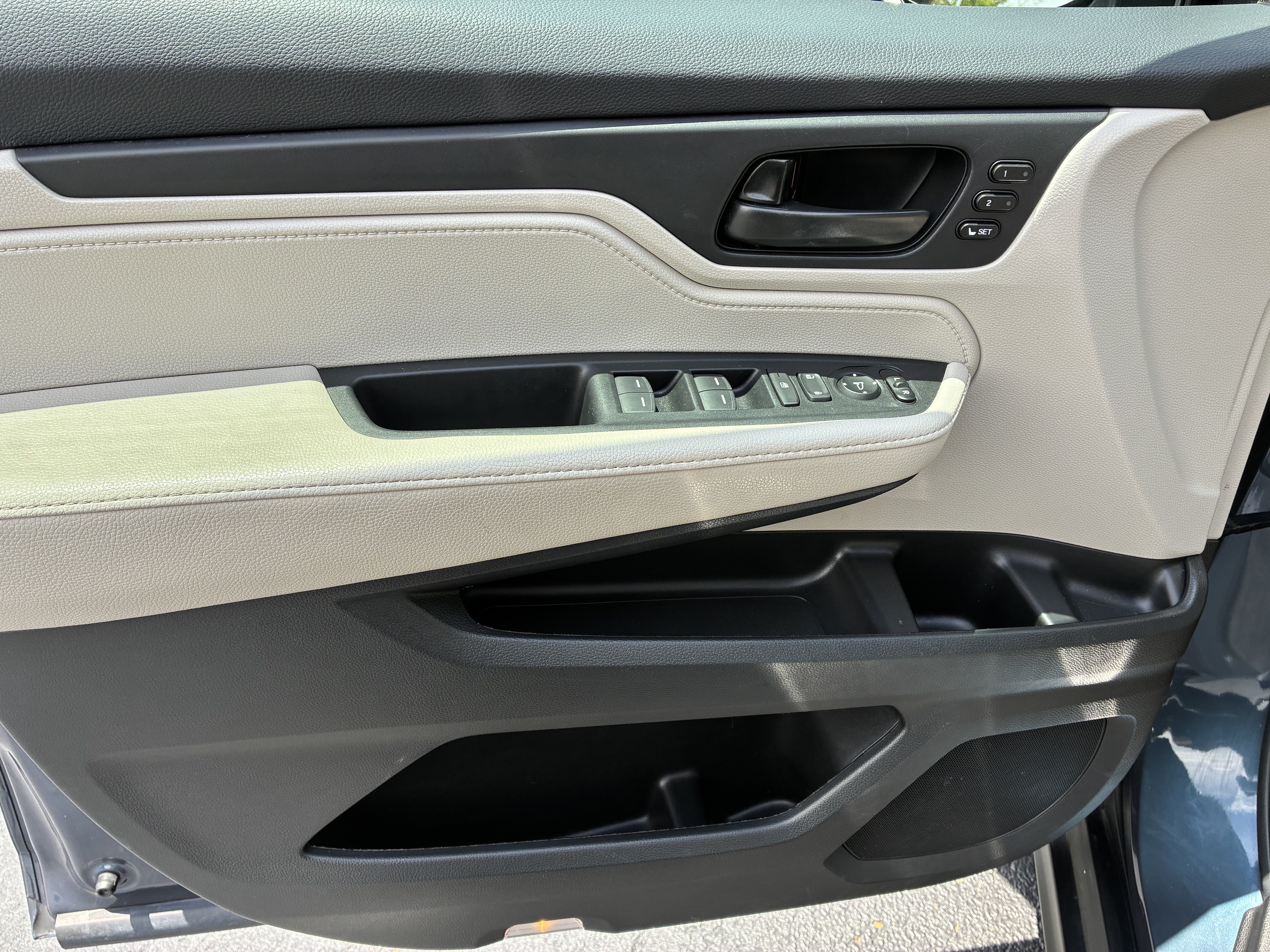 Used 2025 Honda Odyssey EX-L image 21