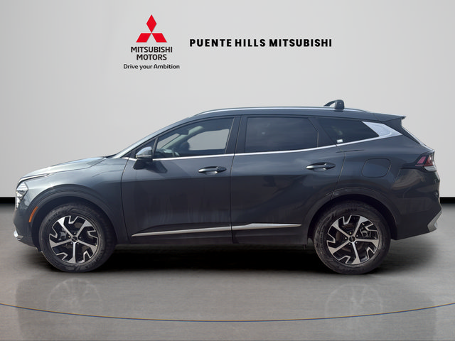 Used 2025 Kia Sportage EX AWD/4WD image 8