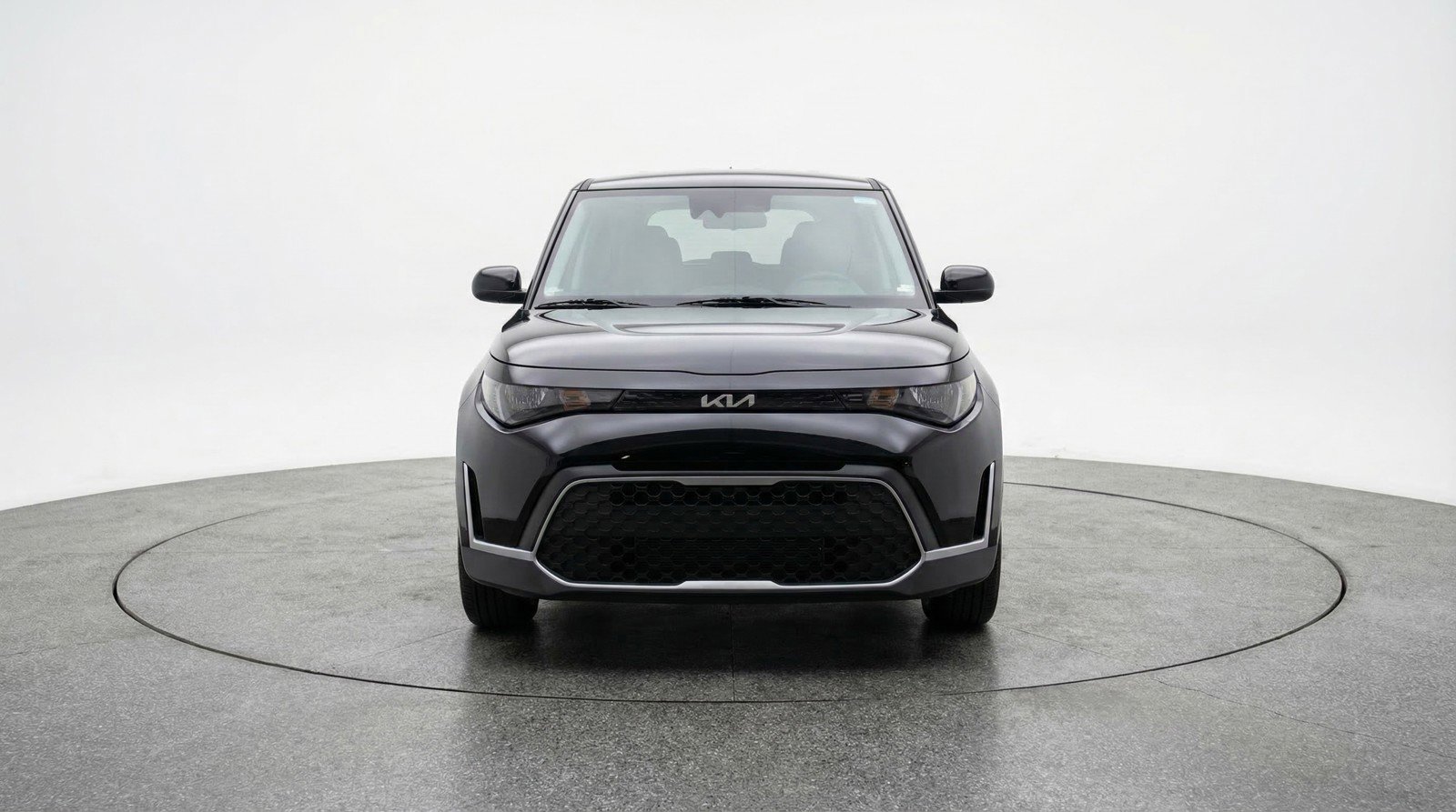 Used 2025 Kia Soul LX w/ LX Technology Package image 2