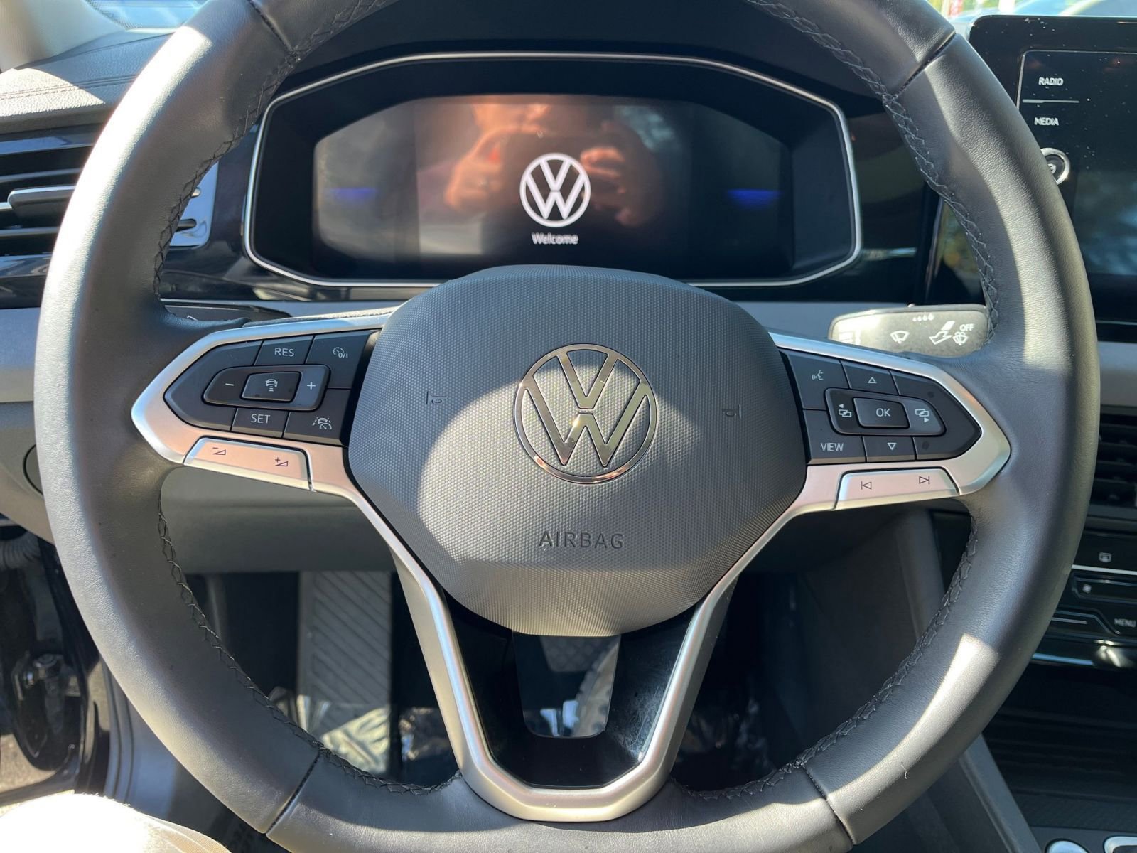 Used 2025 Volkswagen Jetta SE image 28