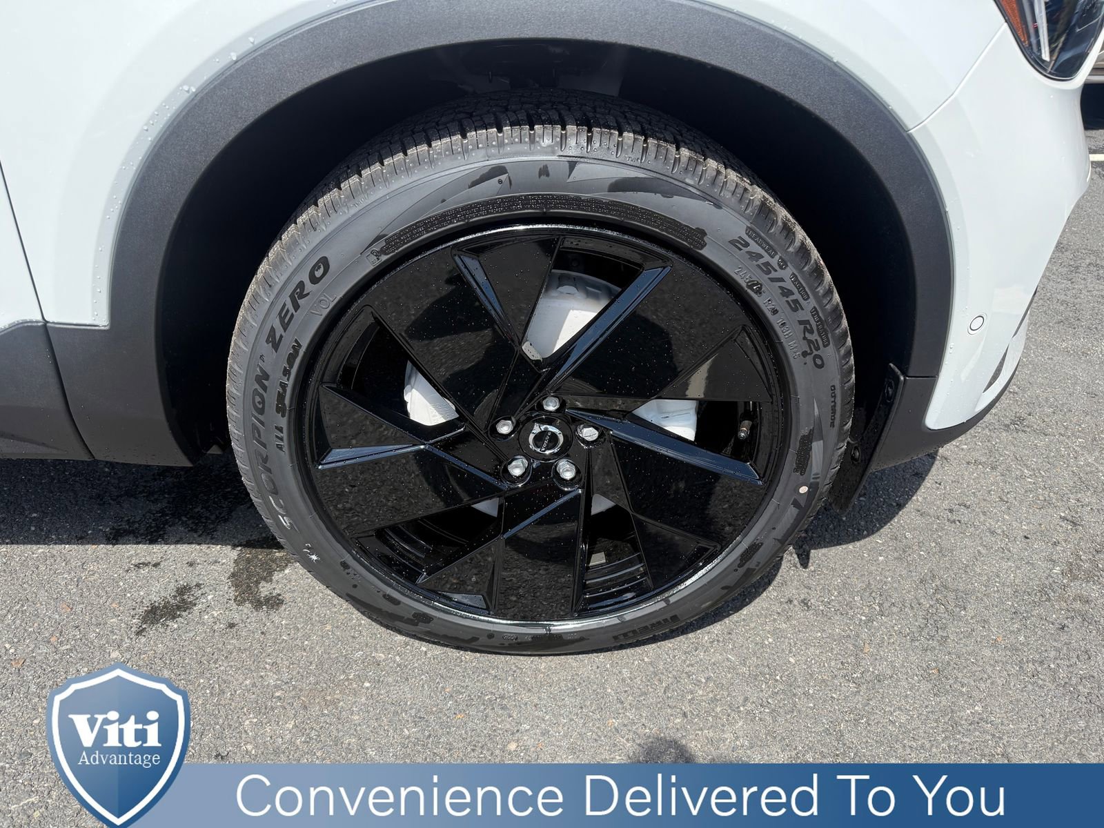 New 2026 Volvo XC40 B5 Ultra w/ Protection Package Premier AWD/4WD image 10