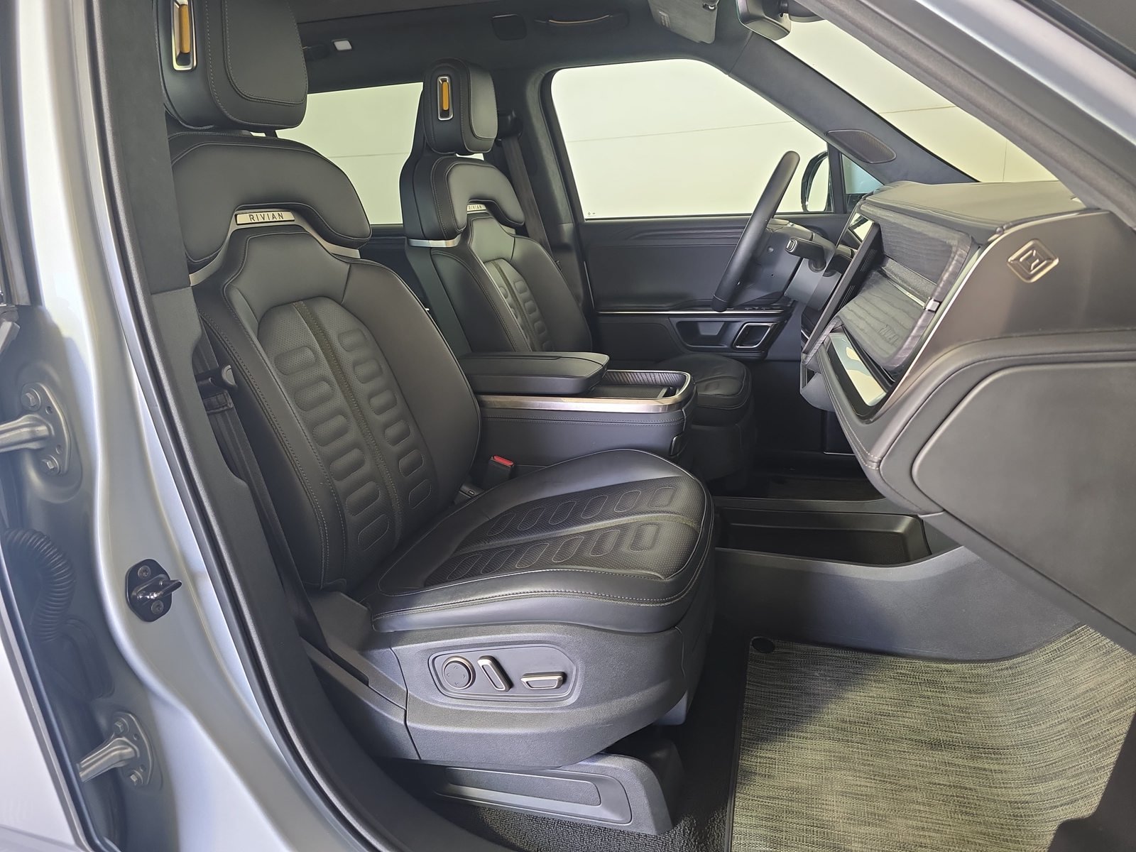 Used 2023 Rivian R1S Adventure Quad AWD/4WD image 24