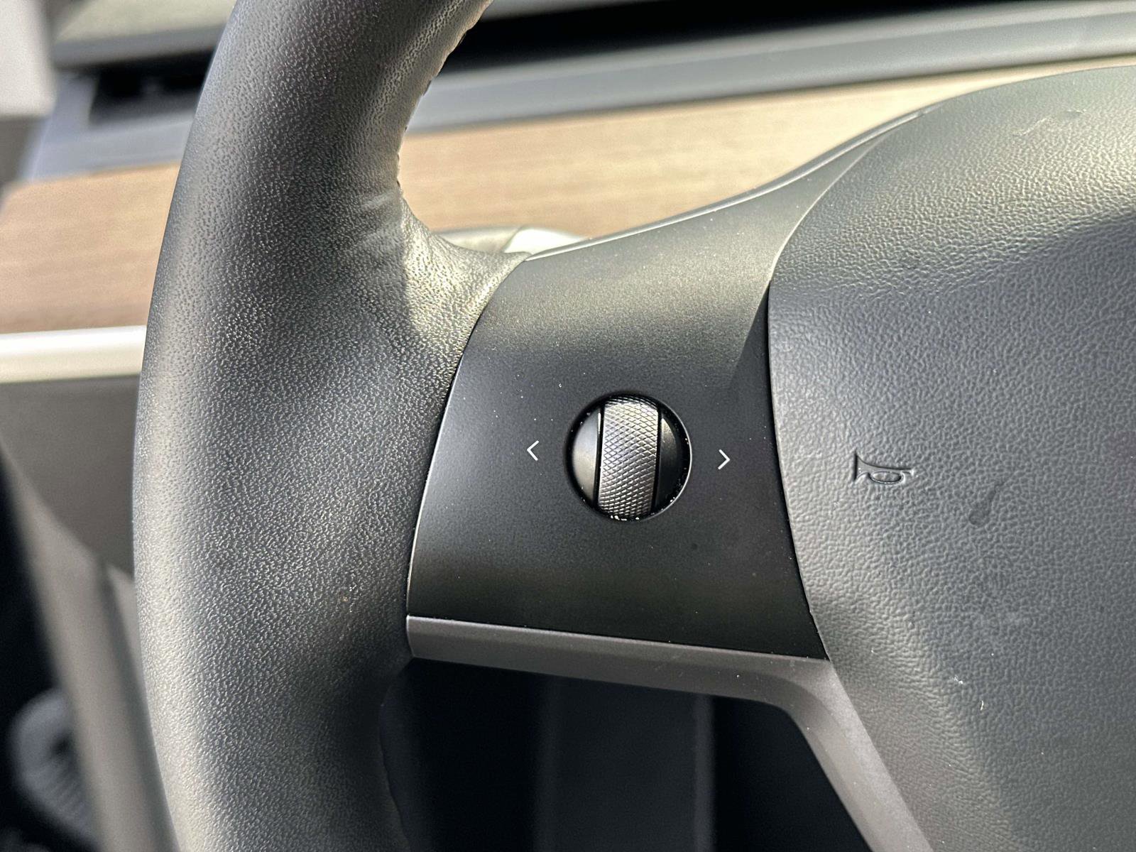 Used 2021 Tesla Model Y Long Range AWD/4WD image 22