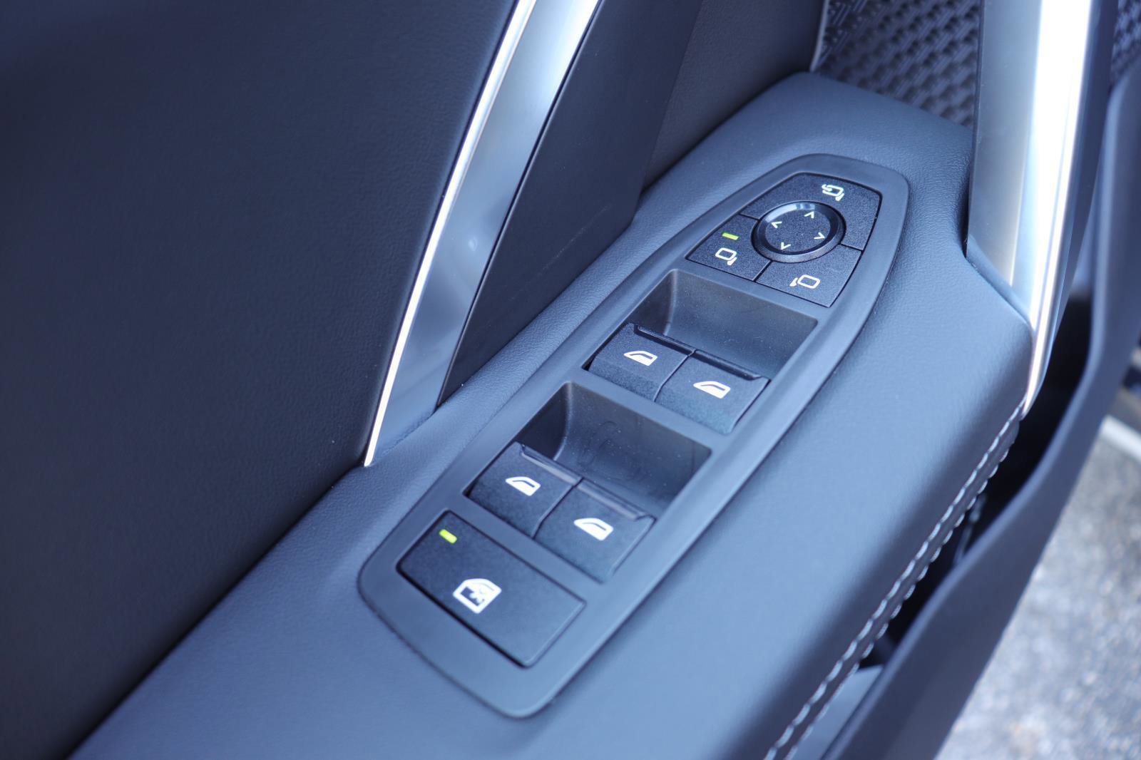 Used 2025 BMW X1 xDrive28i w/ Premium Package image 26