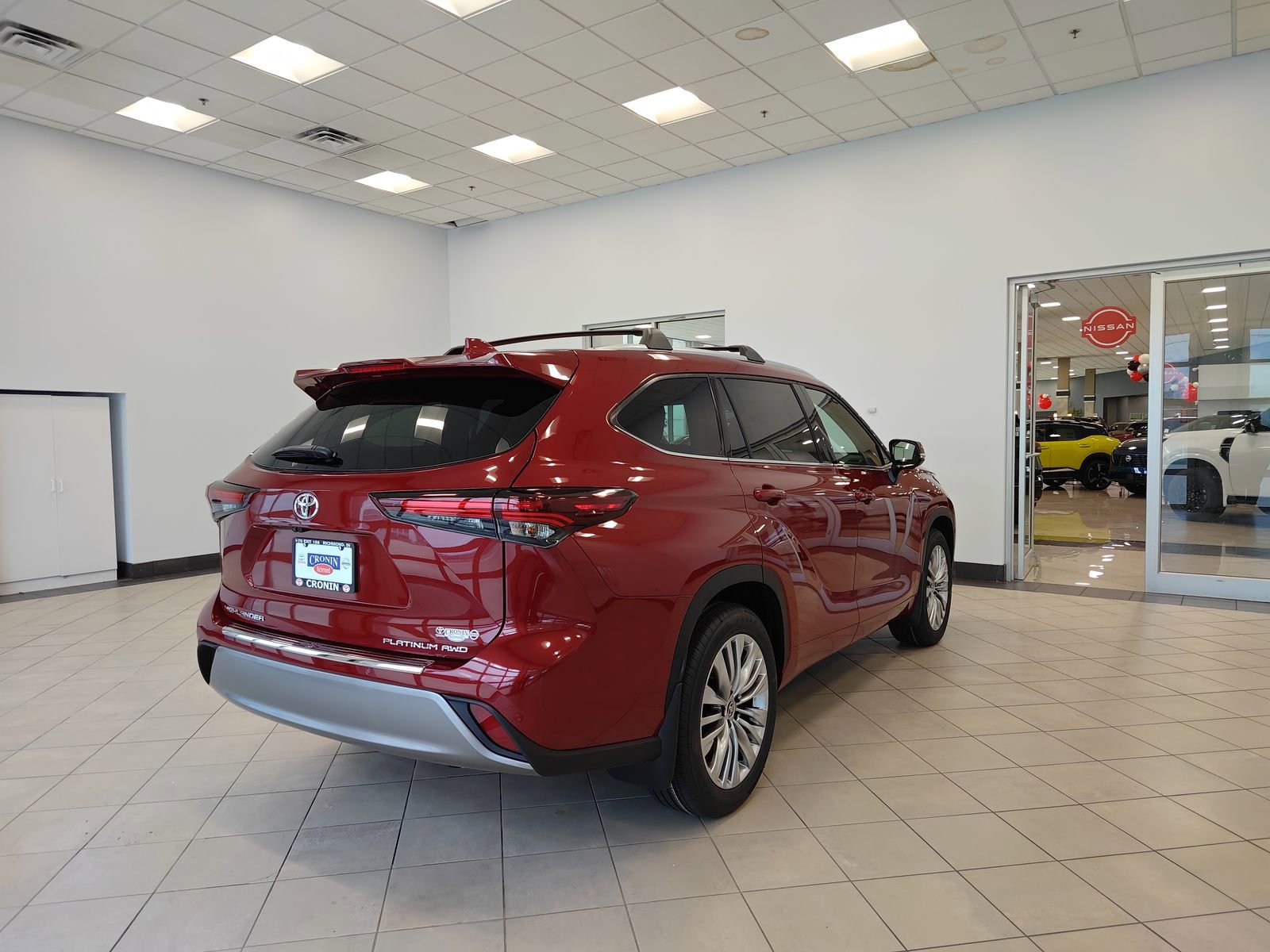 New 2026 Toyota Highlander Platinum image 3