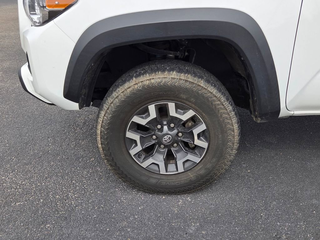 Used 2022 Toyota Tacoma TRD Off-Road AWD/4WD image 5