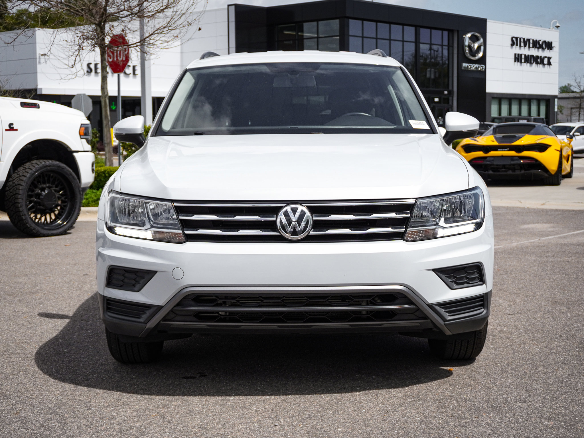 Used 2018 Volkswagen Tiguan SE image 3