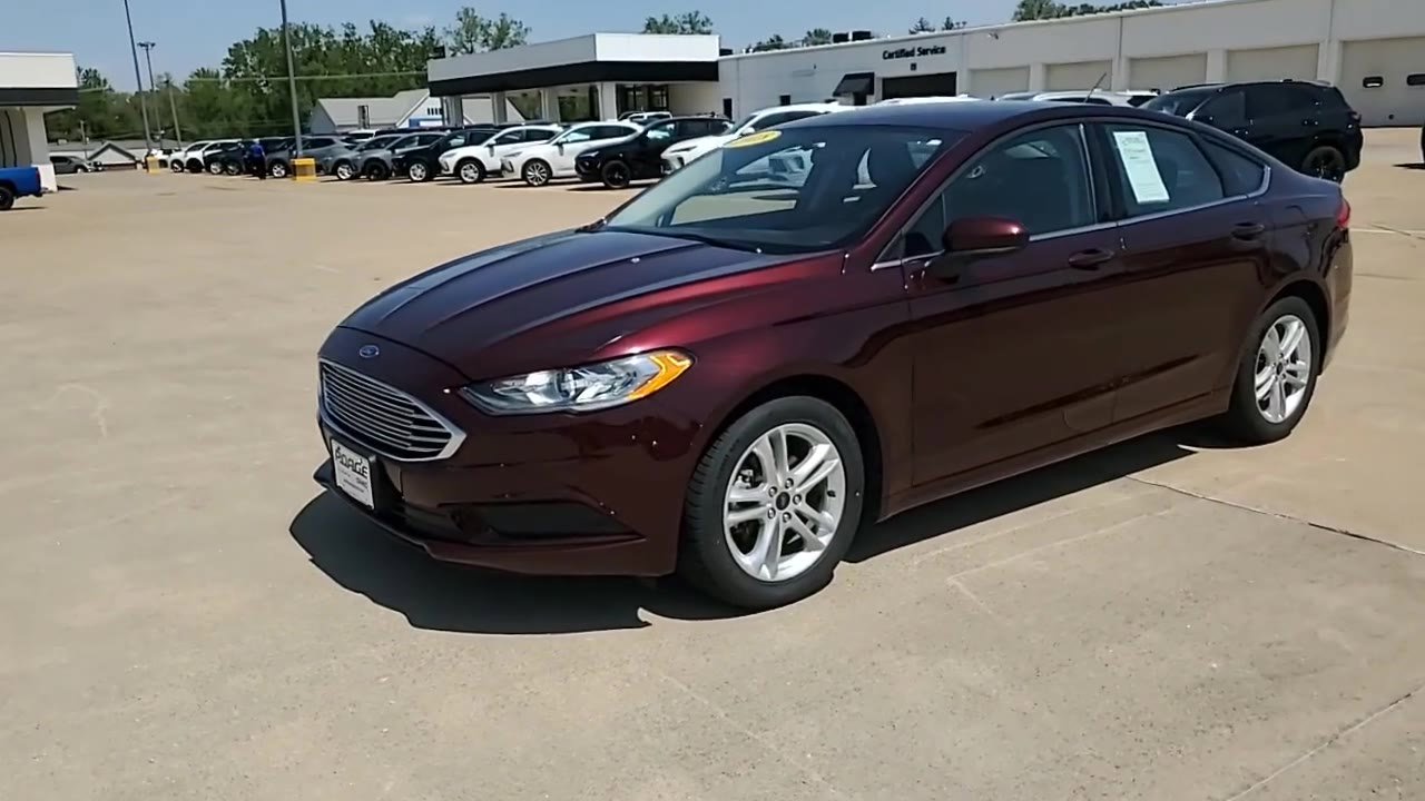 Used 2018 Ford Fusion SE w/ Fusion SE Technology Package FWD image 4