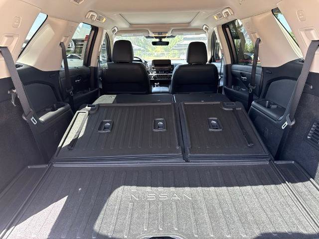 Certified 2025 Nissan Pathfinder Platinum w/ Cargo Package FWD image 30
