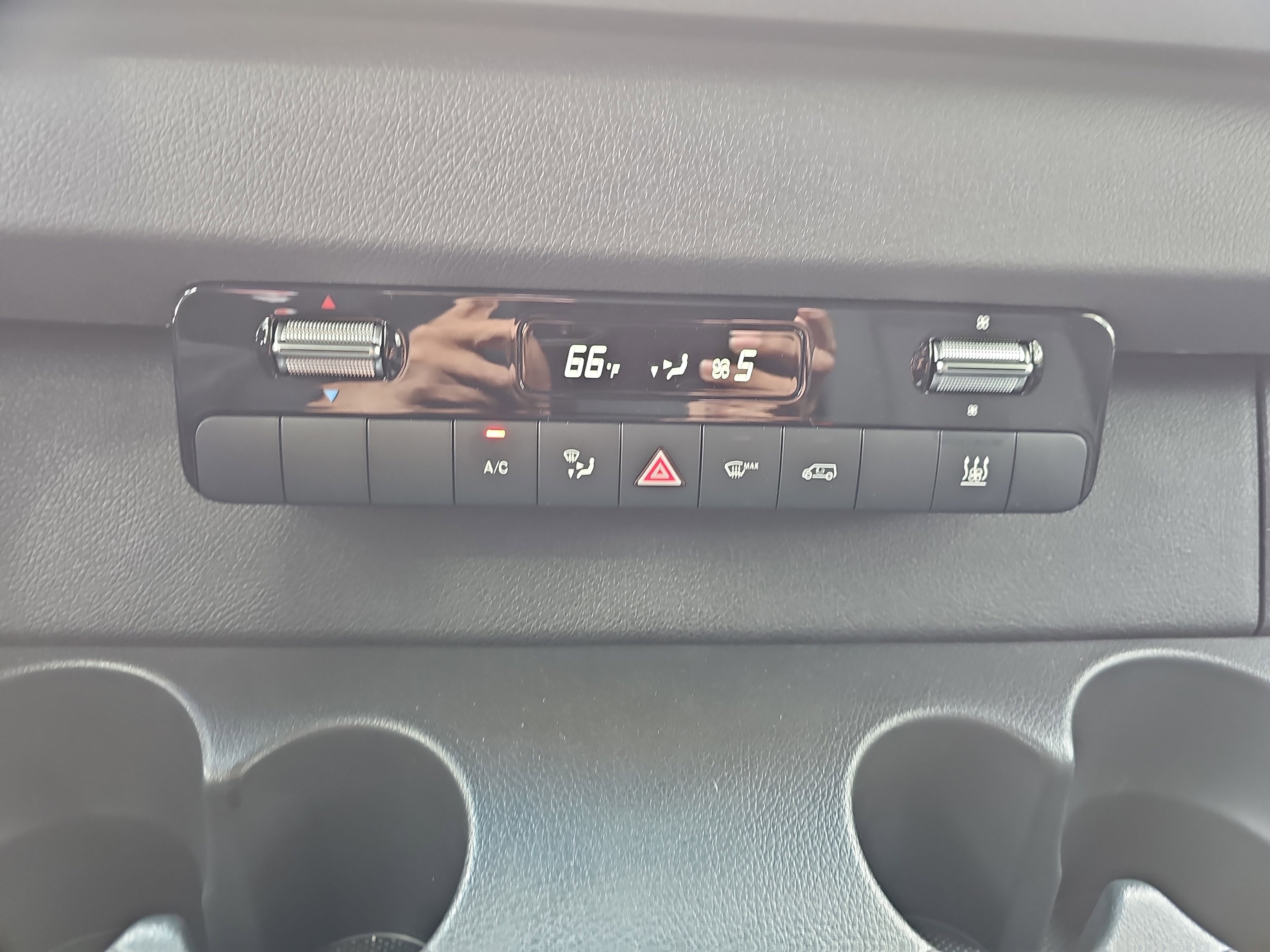 Used 2024 Mercedes-Benz eSprinter 170 Cargo image 17