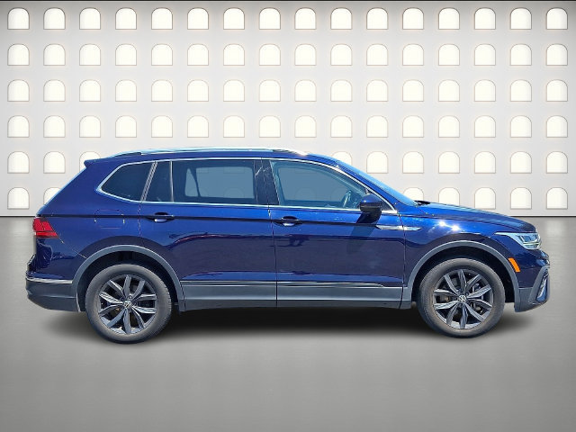 Used 2023 Volkswagen Tiguan SE w/ Panoramic Sunroof Package AWD/4WD image 8