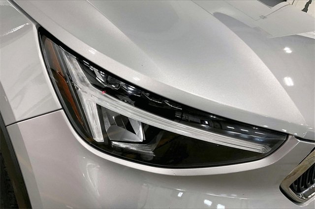 Certified 2023 Volvo XC40 B5 Core w/ Convenience Package image 30