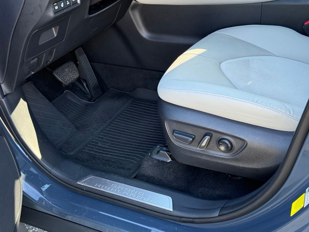 Used 2026 Toyota Grand Highlander AWD Hybrid image 24