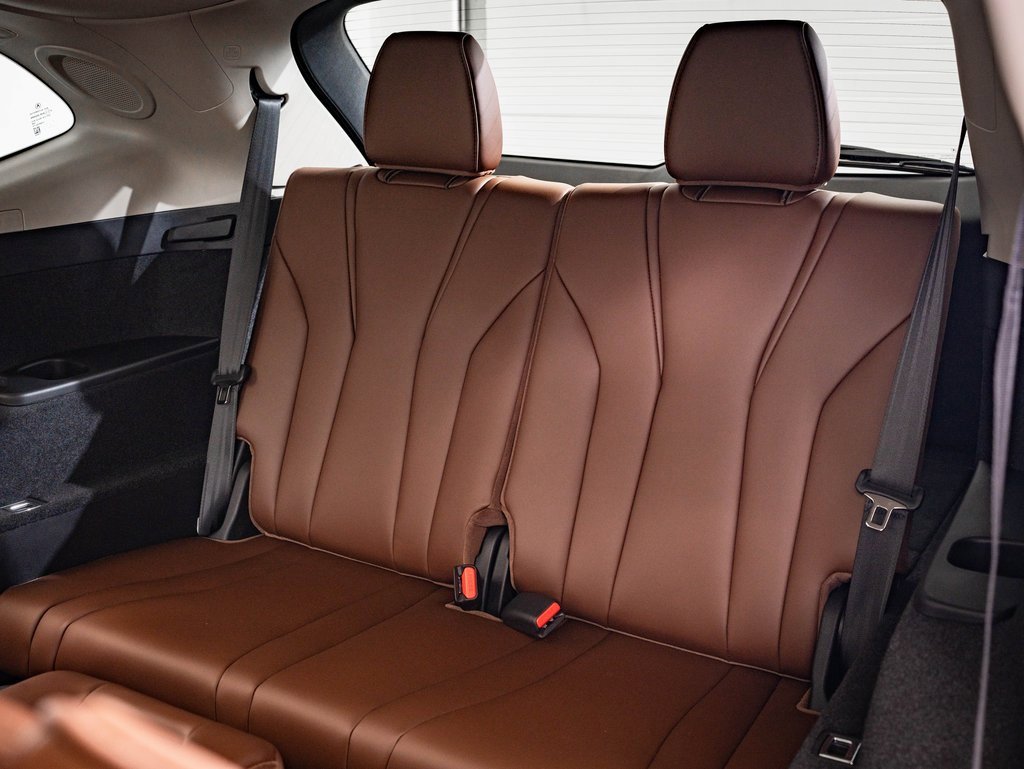 Certified 2025 Acura MDX w/ Technology Package image 42