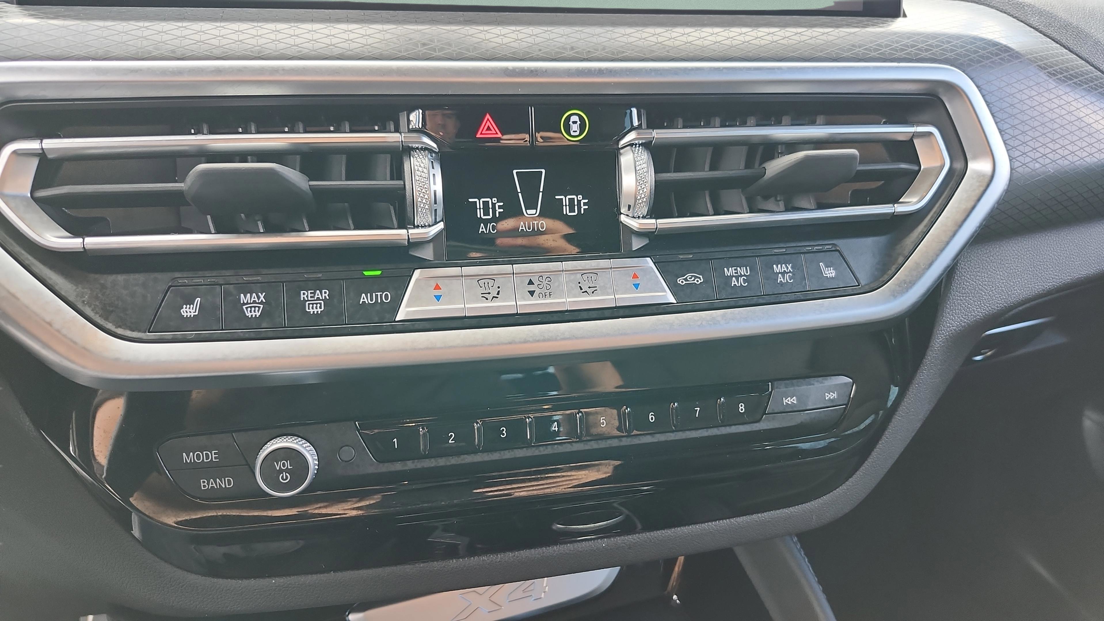 Certified 2025 BMW X4 xDrive30i w/ Premium Package image 18