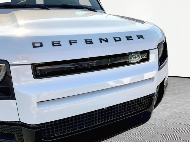 Used 2023 Land Rover Defender 110 V8 AWD/4WD image 35