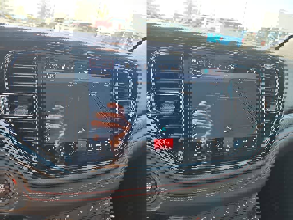 Used 2024 Dodge Durango GT image 29