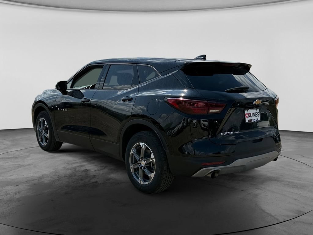 Used 2025 Chevrolet Blazer LT AWD/4WD image 8