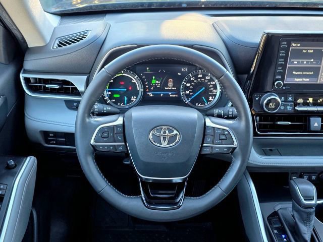 Used 2020 Toyota Highlander XLE AWD/4WD image 12