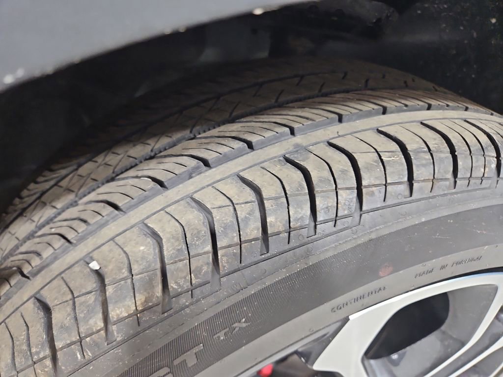 Used 2025 Chevrolet Trax RS w/ Driver Confidence Package image 27