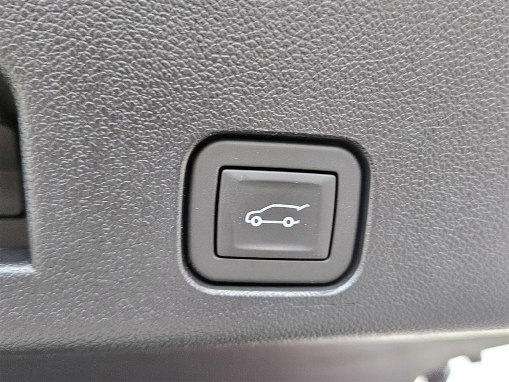 New 2025 GMC Acadia Elevation image 12