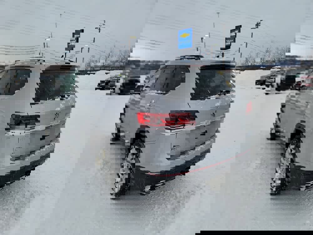 Used 2021 Volkswagen Atlas SE w/ Panoramic Sunroof Package image 3