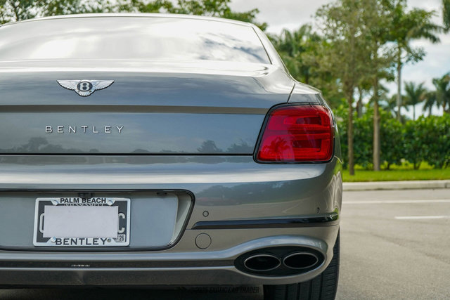 Used 2022 Bentley Flying Spur Plug-In Hybrid image 86