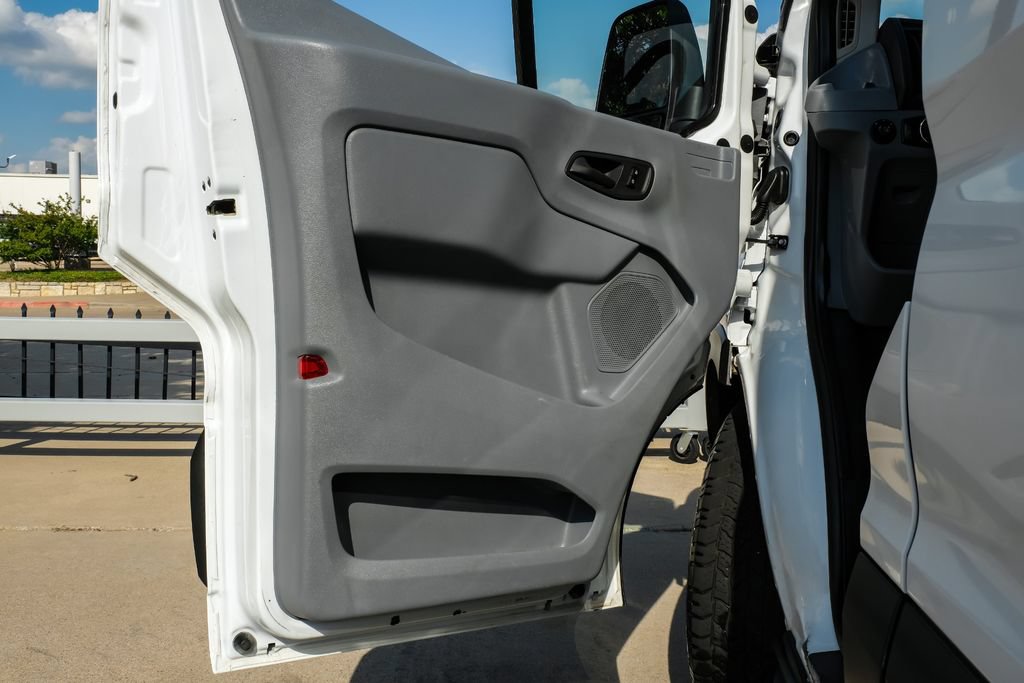 Used 2019 Ford Transit 250 130 Low Roof RWD image 38