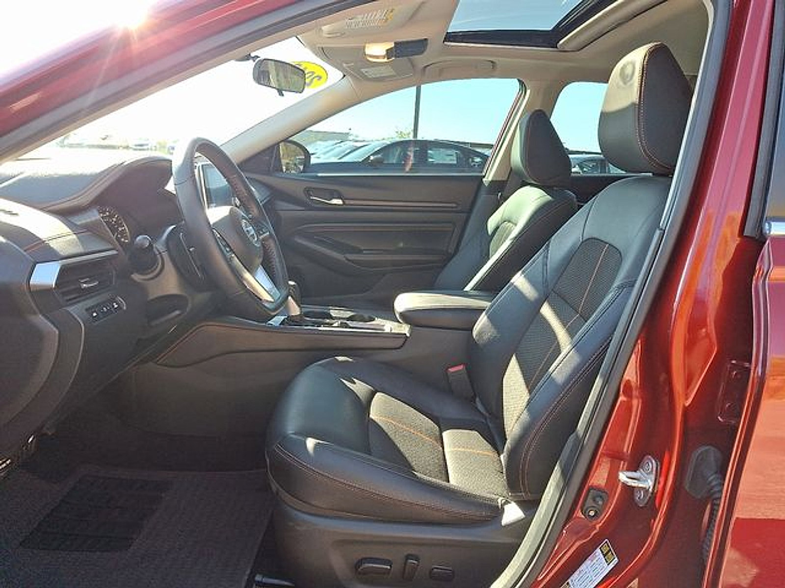 Used 2019 Nissan Altima 2.5 SR w/ SR Premium Package image 13