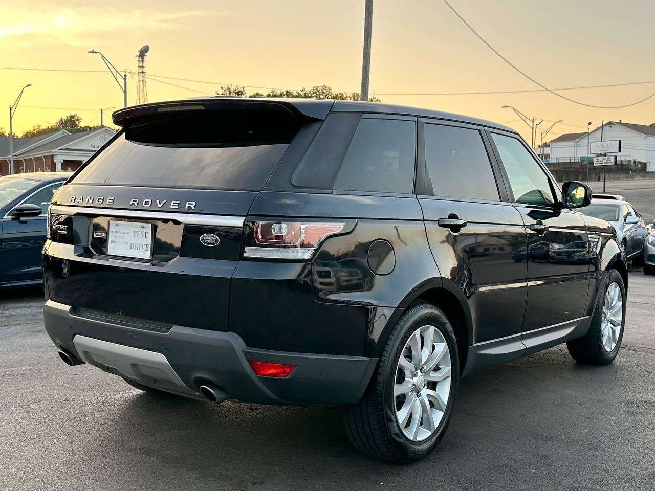 Used 2015 Land Rover Range Rover Sport HSE AWD/4WD image 10