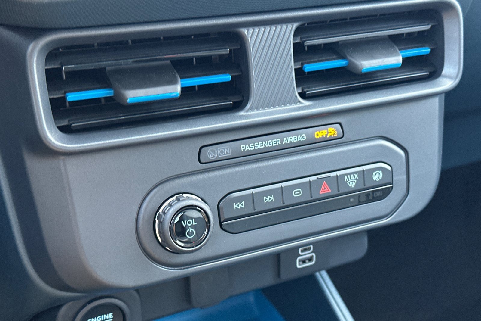 New 2025 Ford Maverick XLT w/ Equipment Group 301A image 18