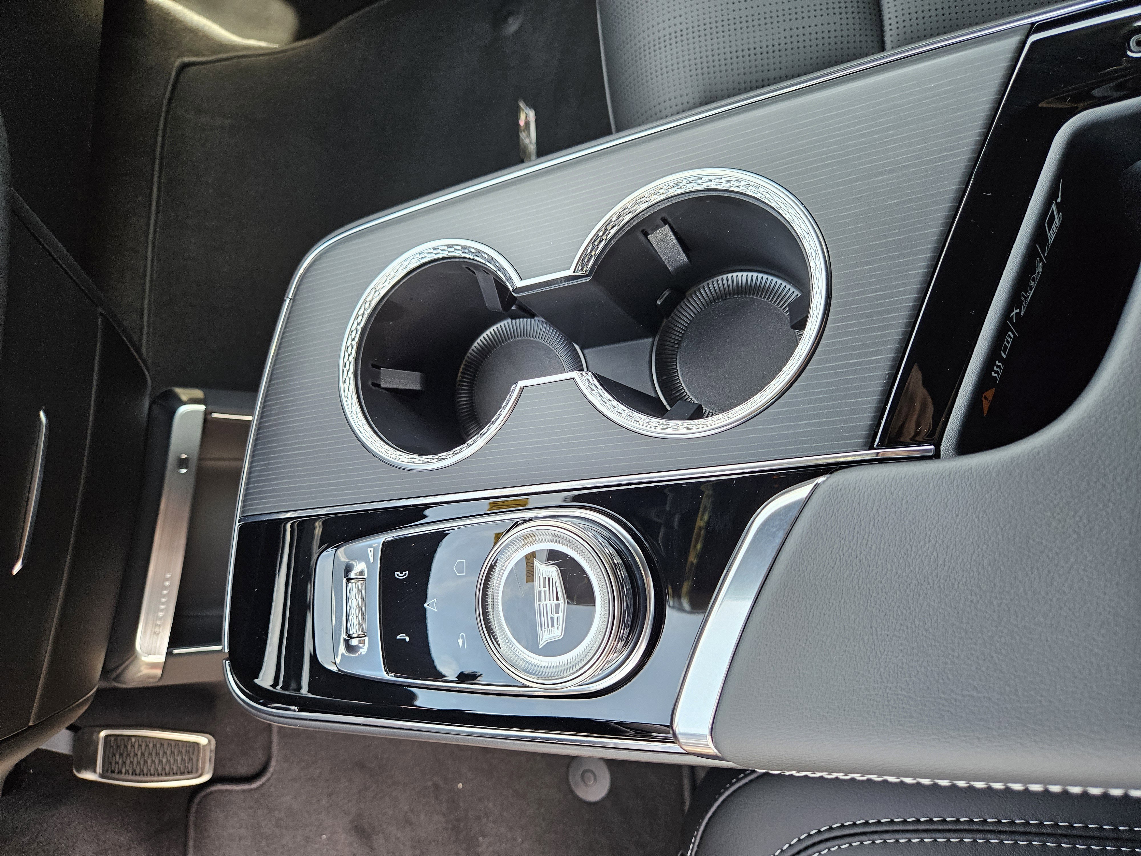 New 2026 Cadillac Lyriq V image 29