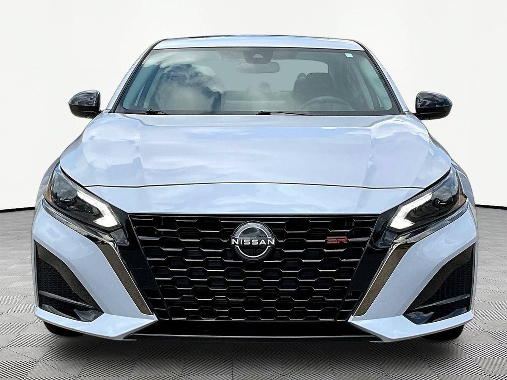 Certified 2024 Nissan Altima 2.5 SR w/ SR Premium Package FWD image 2