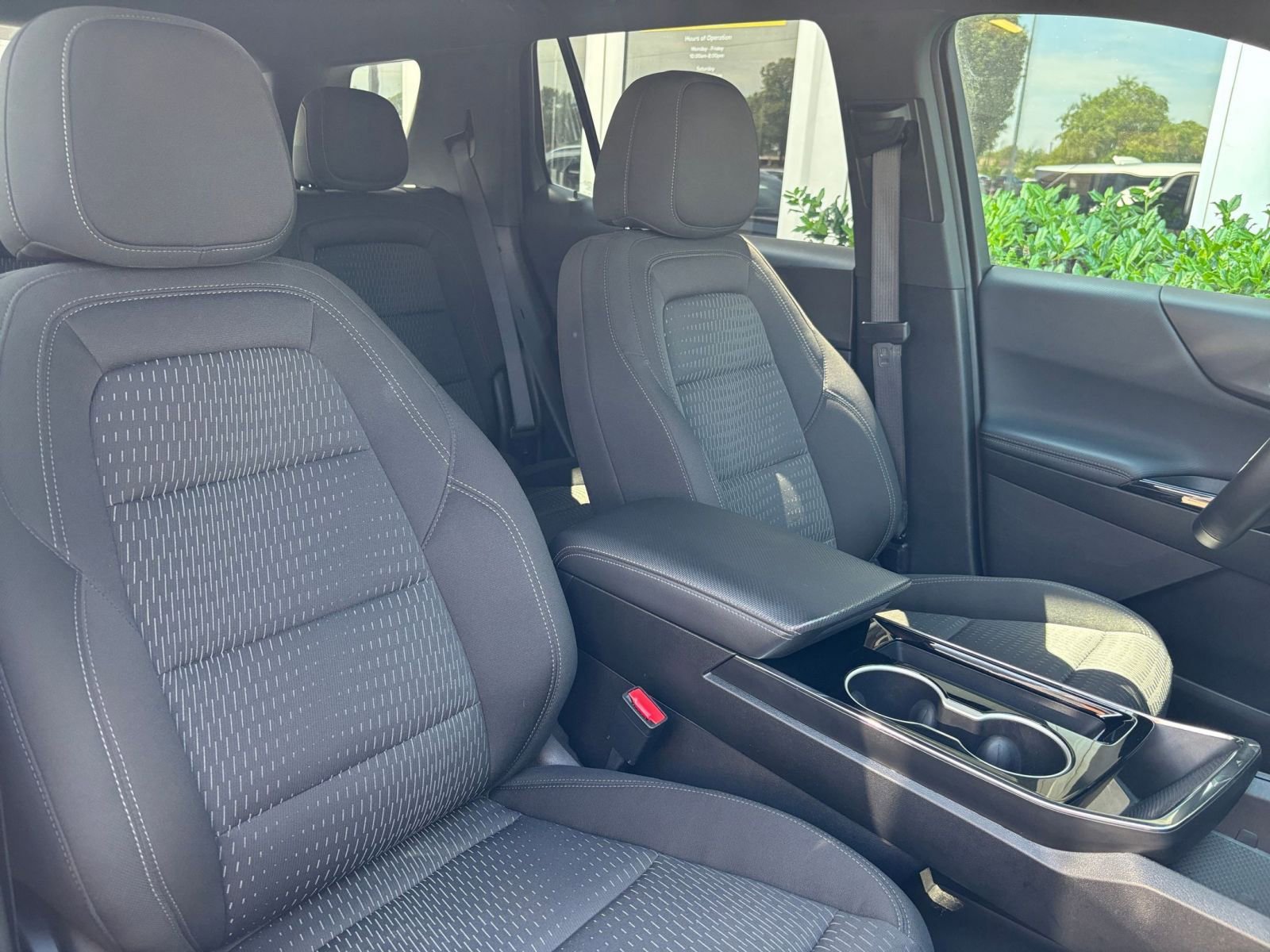 Used 2025 Chevrolet Equinox LT FWD image 36