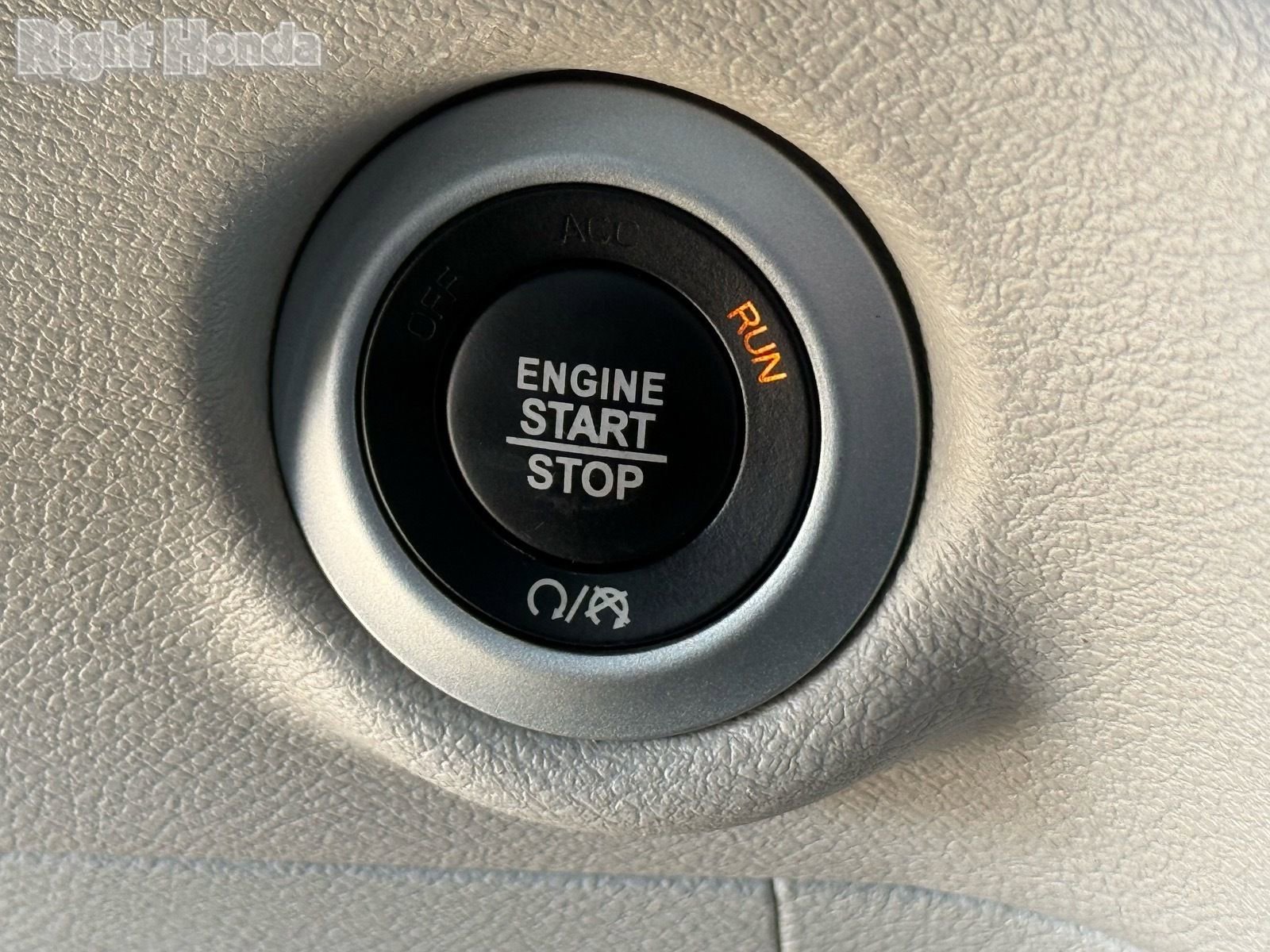 Used 2022 Chrysler Pacifica Touring-L image 26