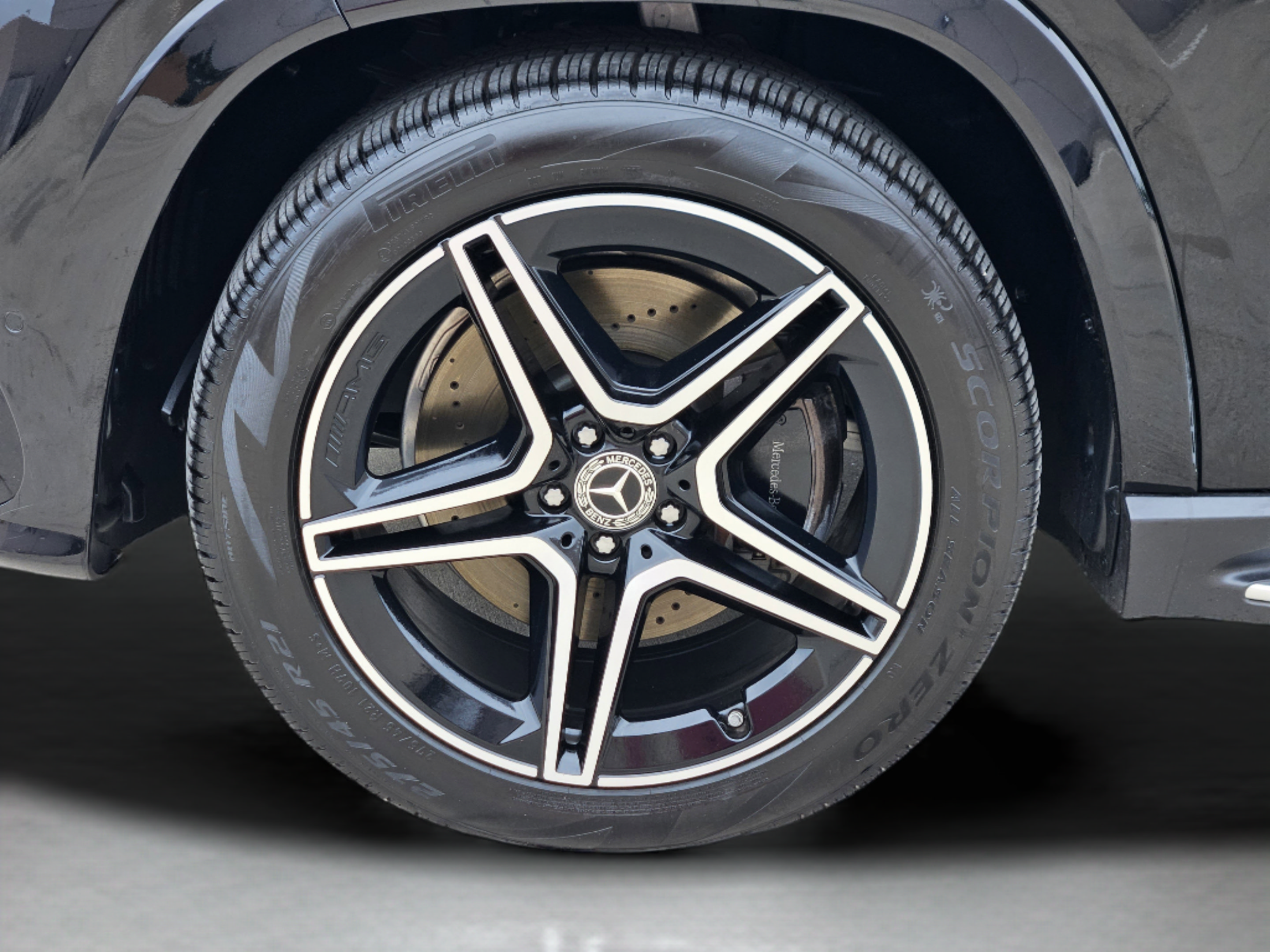 Certified 2026 Mercedes-Benz GLS 450 4MATIC image 32