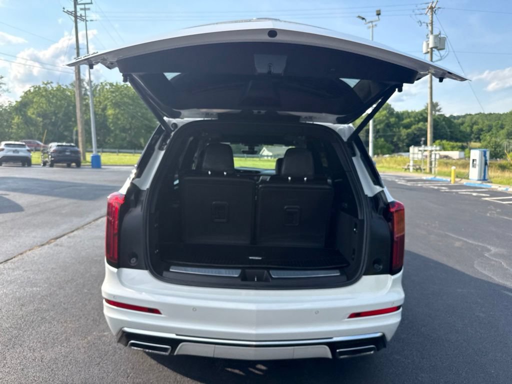 Used 2023 Cadillac XT6 Premium Luxury w/ Technology Package AWD/4WD image 38