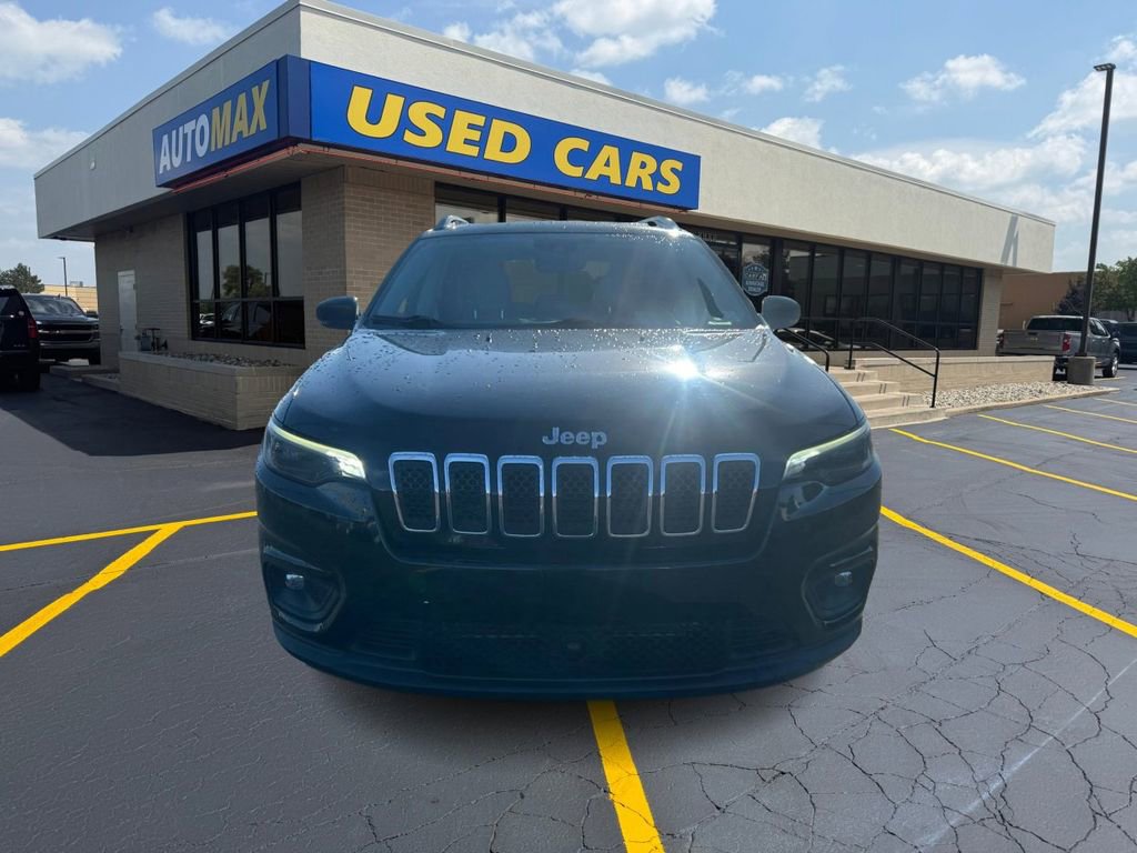 Used 2021 Jeep Cherokee Latitude Lux w/ Comfort/Convenience Group AWD/4WD image 3